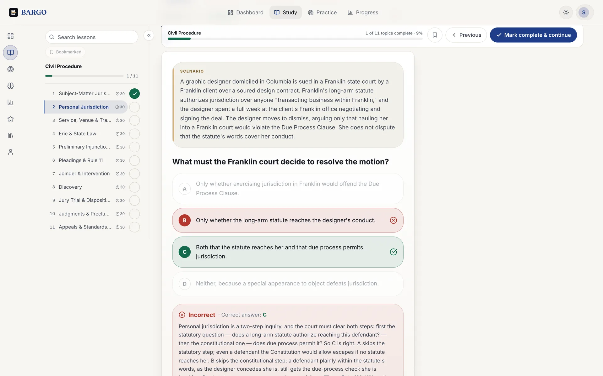 A topic quiz in BARGO: a multiple-choice question with the chosen option marked, the correct answer highlighted and the explanation open underneath.